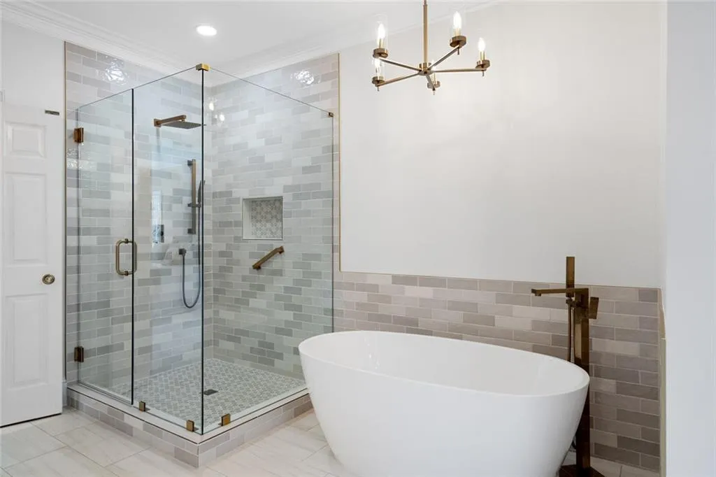 Glass Shower & Tub