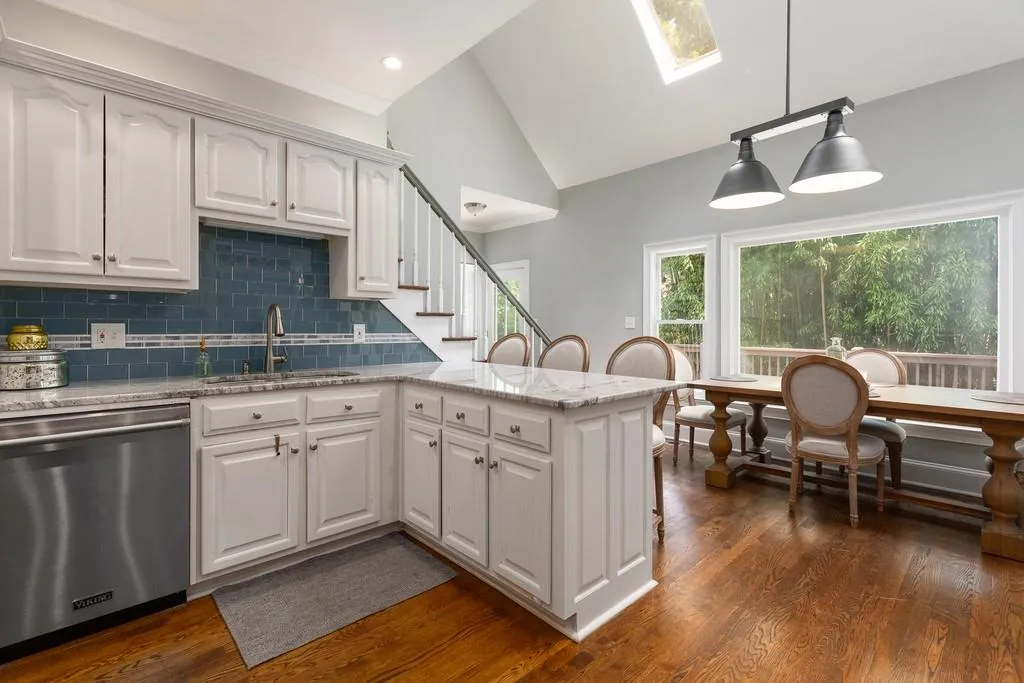 825 Mabry Road, Atlanta, Georgia 30328, 5 Bedrooms Bedrooms, ,3 BathroomsBathrooms,Residential,Sold,825 Mabry Road,6612337