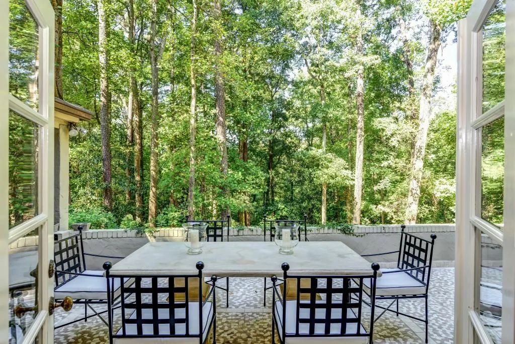 3872 Randall Ridge Road, Atlanta, Georgia 30327, 5 Bedrooms Bedrooms, ,3 BathroomsBathrooms,Residential,Sold,3872 Randall Ridge Road,5790650