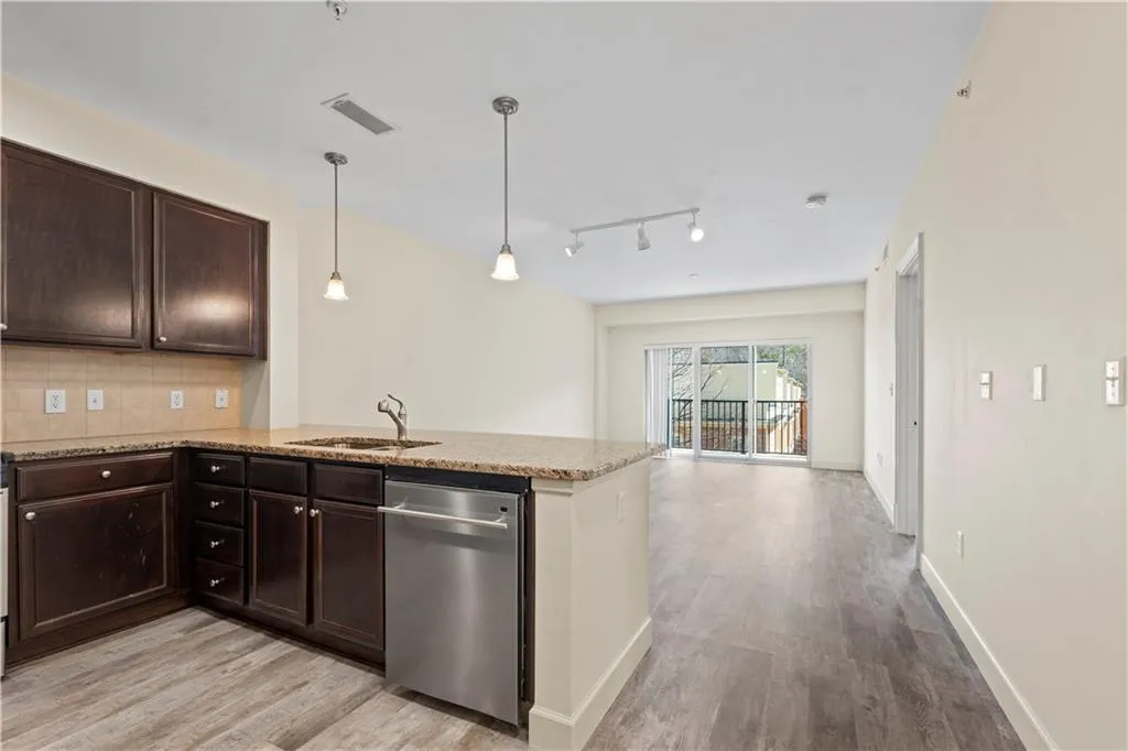 200 River Vista Drive Unit 516, Sandy Springs, Georgia 30339, 1 Bedroom Bedrooms, ,1 BathroomBathrooms,Residential,For Sale,200 River Vista Drive Unit 516,7721773