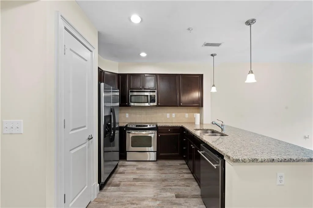 200 River Vista Drive Unit 516, Sandy Springs, Georgia 30339, 1 Bedroom Bedrooms, ,1 BathroomBathrooms,Residential,For Sale,200 River Vista Drive Unit 516,7721773
