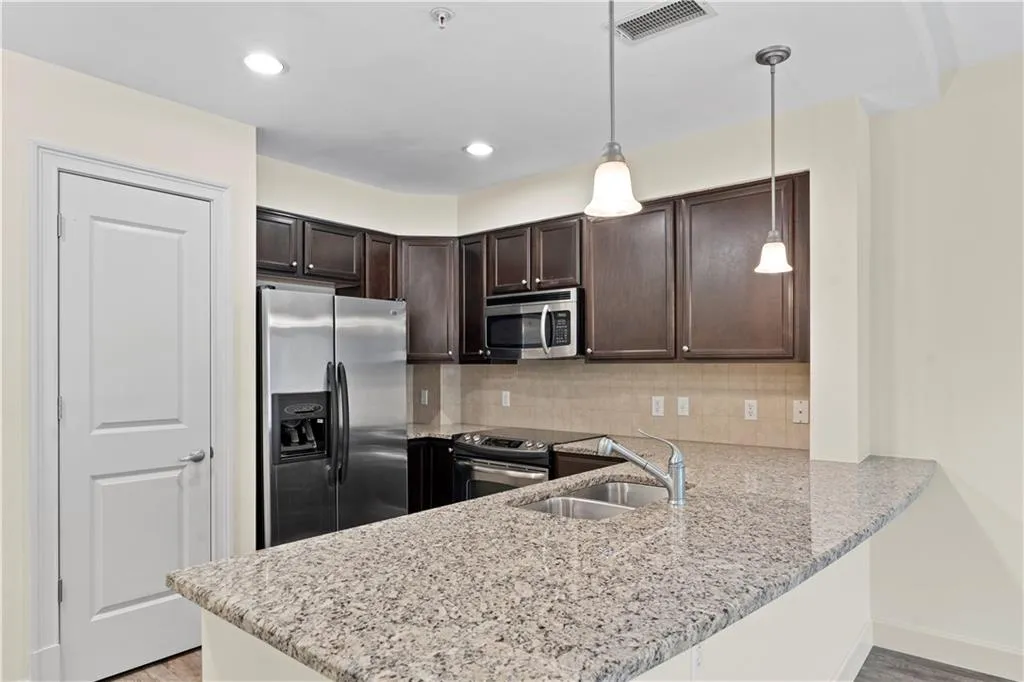 200 River Vista Drive Unit 516, Sandy Springs, Georgia 30339, 1 Bedroom Bedrooms, ,1 BathroomBathrooms,Residential,For Sale,200 River Vista Drive Unit 516,7721773