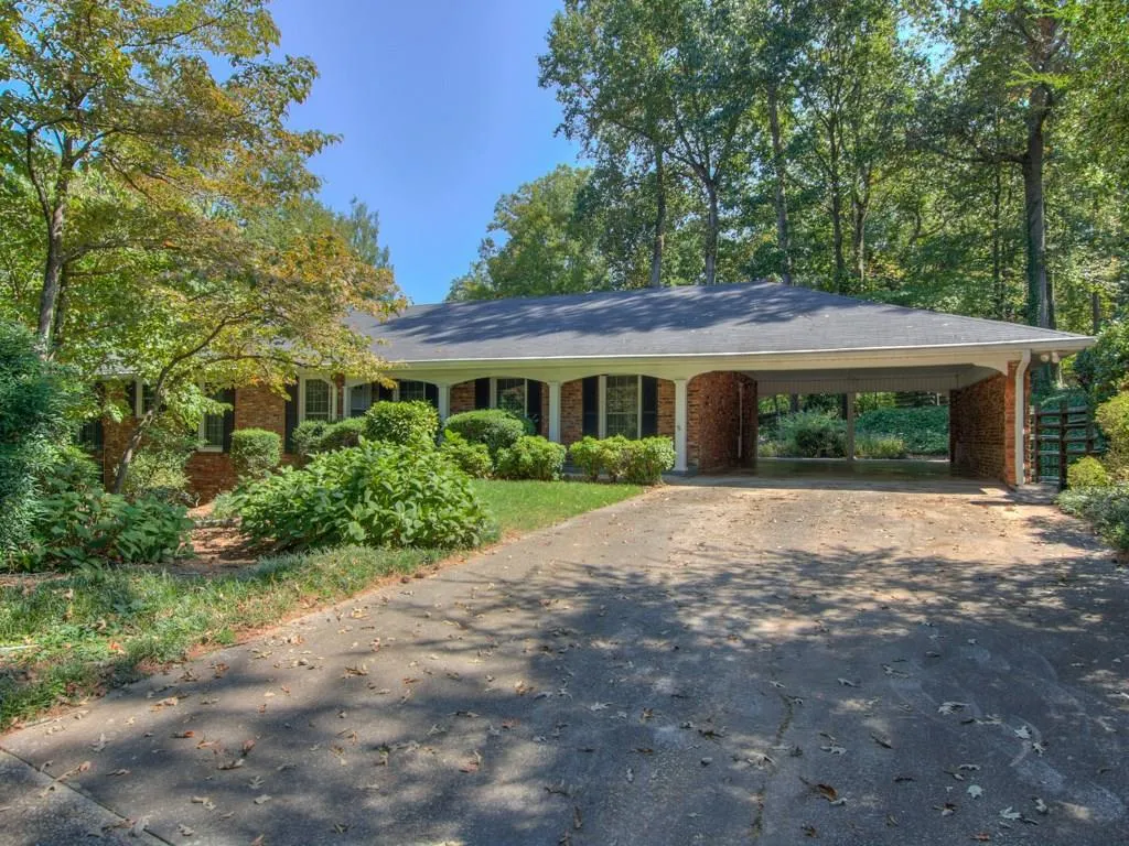 6835 Heathfield Drive, Sandy Springs, Georgia 30328, 5 Bedrooms Bedrooms, ,3 BathroomsBathrooms,Residential,Sold,6835 Heathfield Drive,5909519