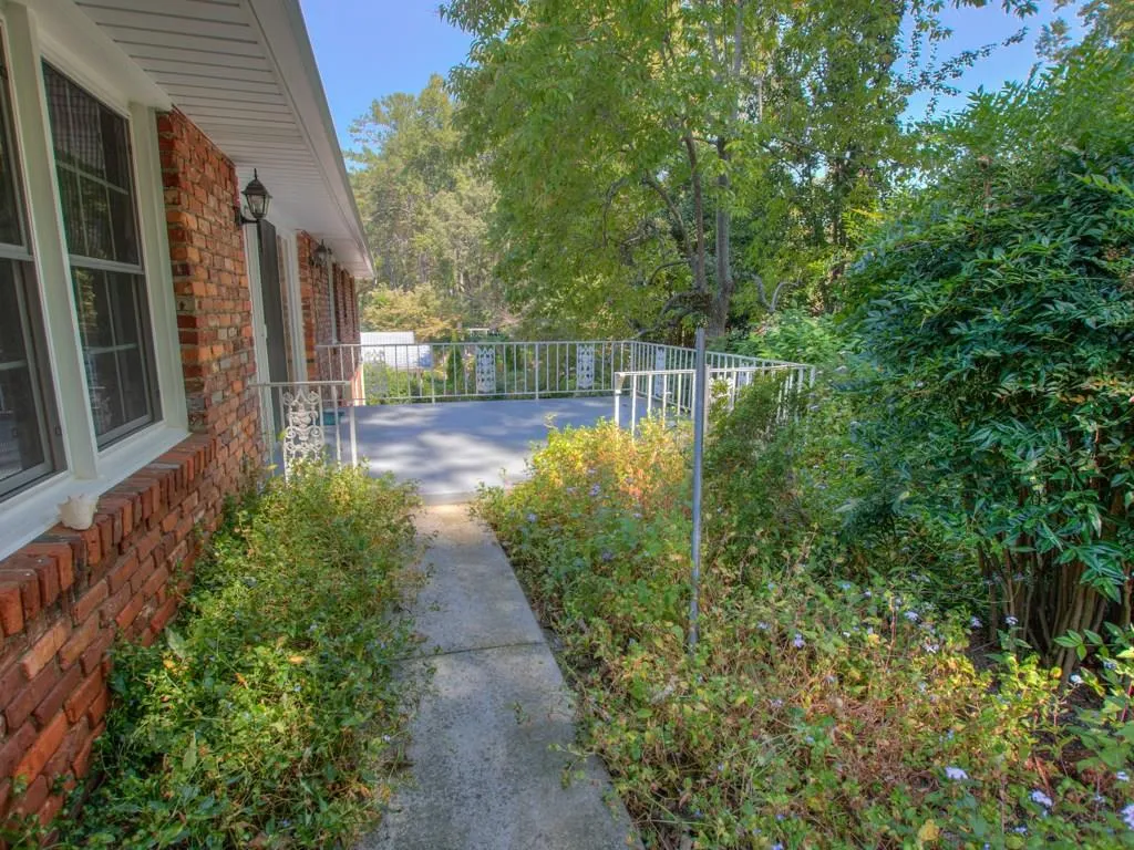 6835 Heathfield Drive, Sandy Springs, Georgia 30328, 5 Bedrooms Bedrooms, ,3 BathroomsBathrooms,Residential,Sold,6835 Heathfield Drive,5909519