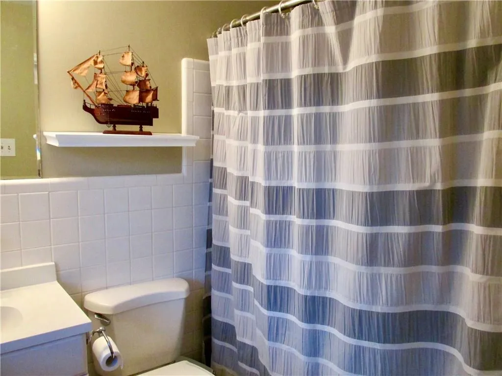 6520 Roswell Road Unit 110, Atlanta, Georgia 30328, 3 Bedrooms Bedrooms, ,2 BathroomsBathrooms,Residential,Sold,6520 Roswell Road Unit 110,5893306