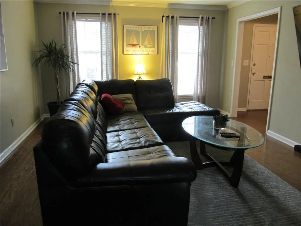 6520 Roswell Road Unit 110, Atlanta, Georgia 30328, 3 Bedrooms Bedrooms, ,2 BathroomsBathrooms,Residential,Sold,6520 Roswell Road Unit 110,5893306