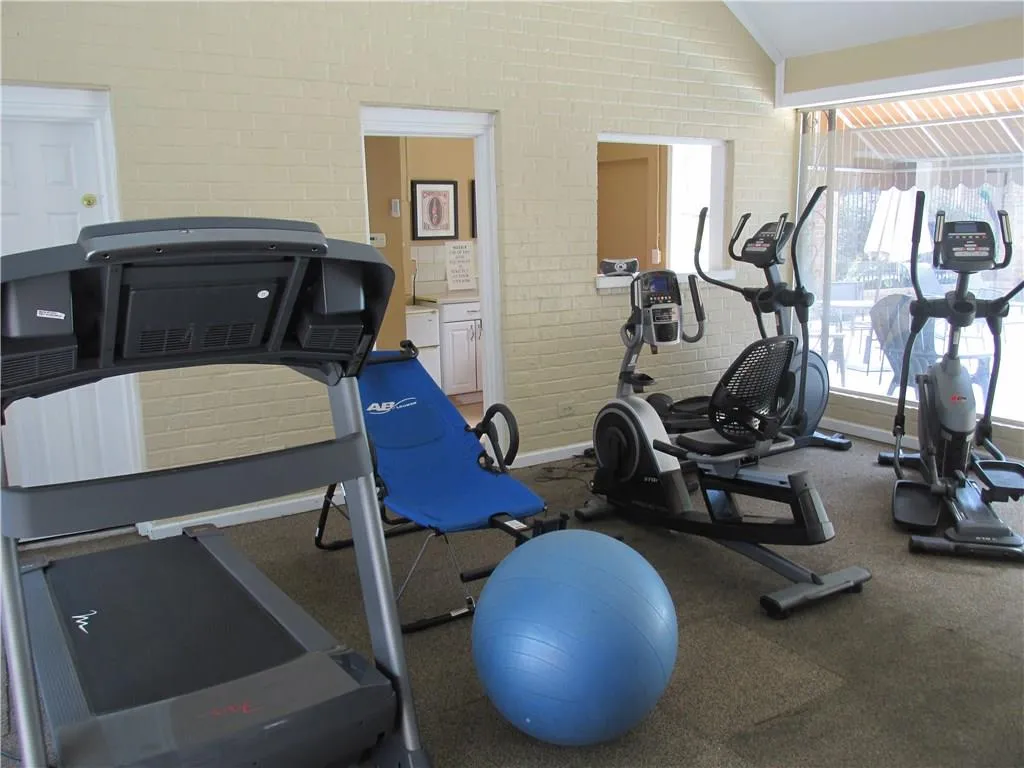 6520 Roswell Road Unit 110, Atlanta, Georgia 30328, 3 Bedrooms Bedrooms, ,2 BathroomsBathrooms,Residential,Sold,6520 Roswell Road Unit 110,5893306