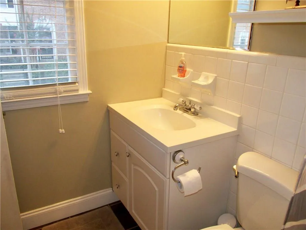 6520 Roswell Road Unit 110, Atlanta, Georgia 30328, 3 Bedrooms Bedrooms, ,2 BathroomsBathrooms,Residential,Sold,6520 Roswell Road Unit 110,5893306