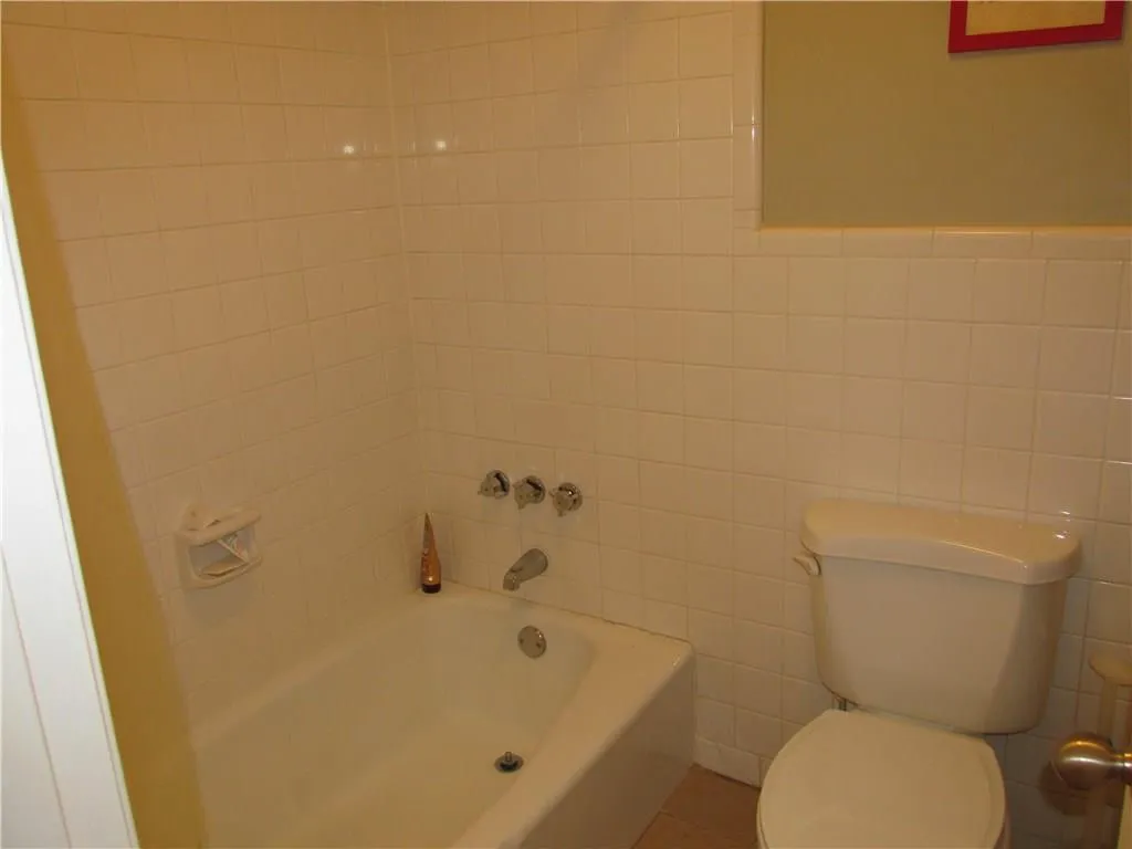 6520 Roswell Road Unit 110, Atlanta, Georgia 30328, 3 Bedrooms Bedrooms, ,2 BathroomsBathrooms,Residential,Sold,6520 Roswell Road Unit 110,5893306