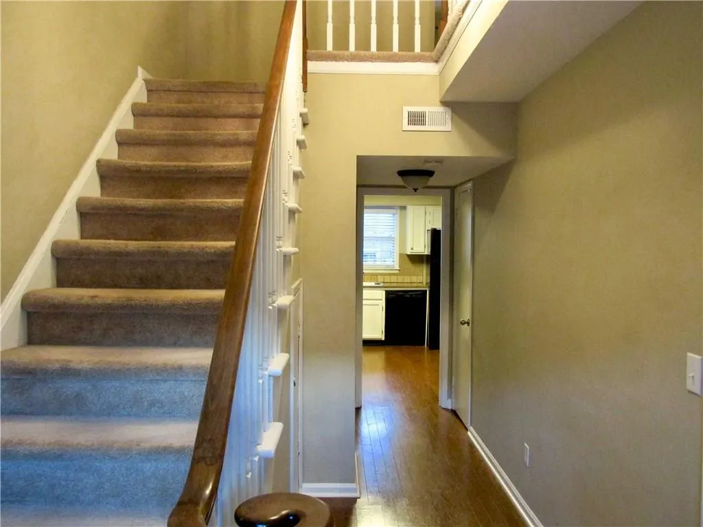 6520 Roswell Road Unit 110, Atlanta, Georgia 30328, 3 Bedrooms Bedrooms, ,2 BathroomsBathrooms,Residential,Sold,6520 Roswell Road Unit 110,5893306