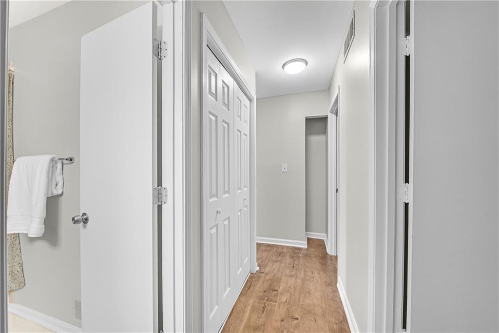 7750 Roswell Road Unit 9E, Sandy Springs, Georgia 30350, 3 Bedrooms Bedrooms, ,2 BathroomsBathrooms,Residential,Sold,7750 Roswell Road Unit 9E,7295823