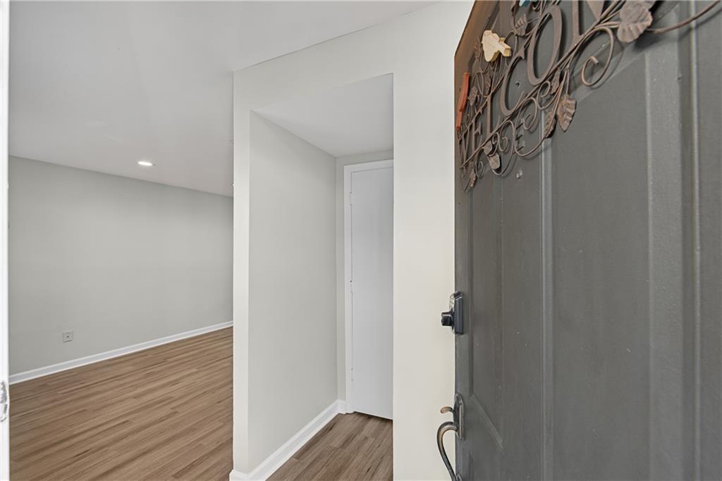 7750 Roswell Road Unit 9E, Sandy Springs, Georgia 30350, 3 Bedrooms Bedrooms, ,2 BathroomsBathrooms,Residential,Sold,7750 Roswell Road Unit 9E,7295823