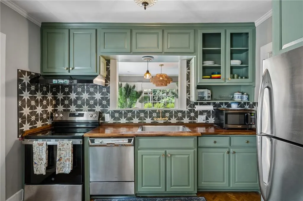Guest house kitchen