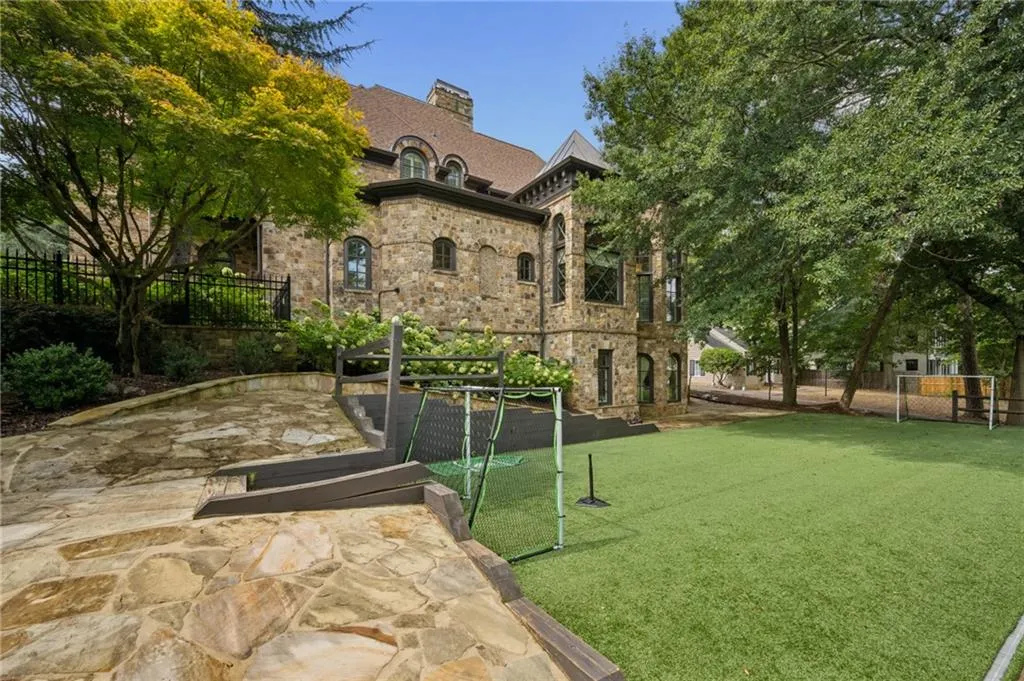 4320 Lakehaven Drive Ne, Atlanta, Georgia 30319, 6 Bedrooms Bedrooms, 0 ,7 BathroomsBathrooms,Residential,For Sale,4320 Lakehaven Drive Ne,7818055