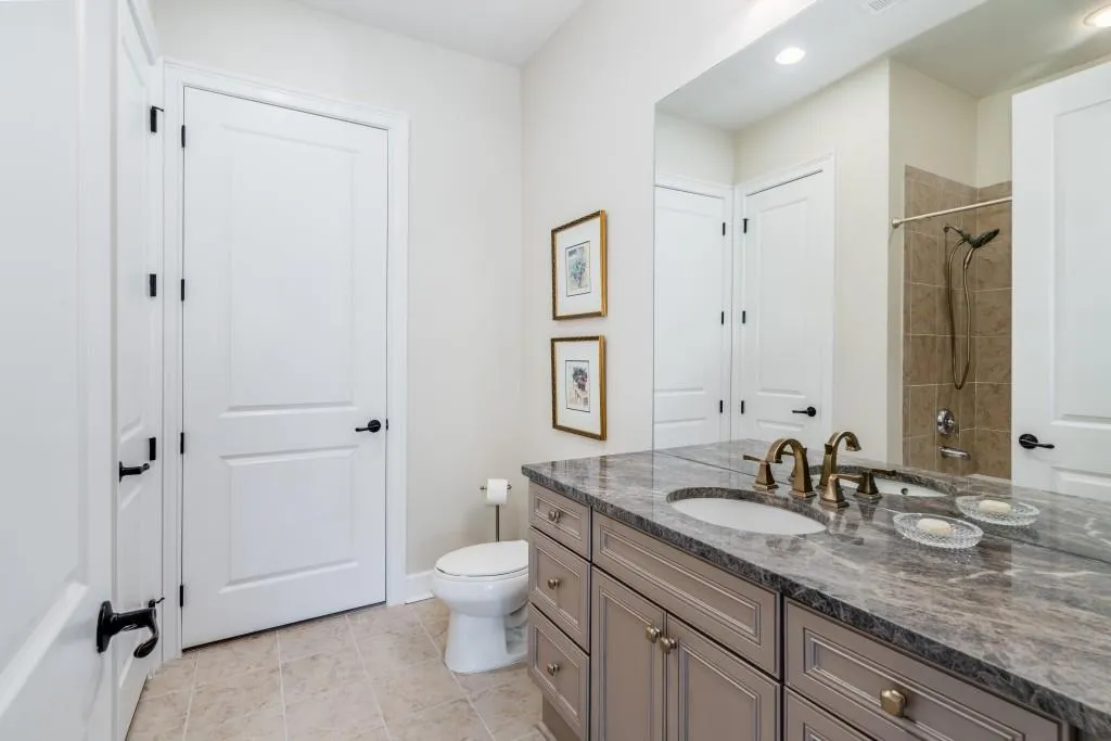 200 Riversedge Drive Unit 235, Atlanta, Georgia 30339, 3 Bedrooms Bedrooms, ,3 BathroomsBathrooms,Residential,Sold,200 Riversedge Drive Unit 235,7235769