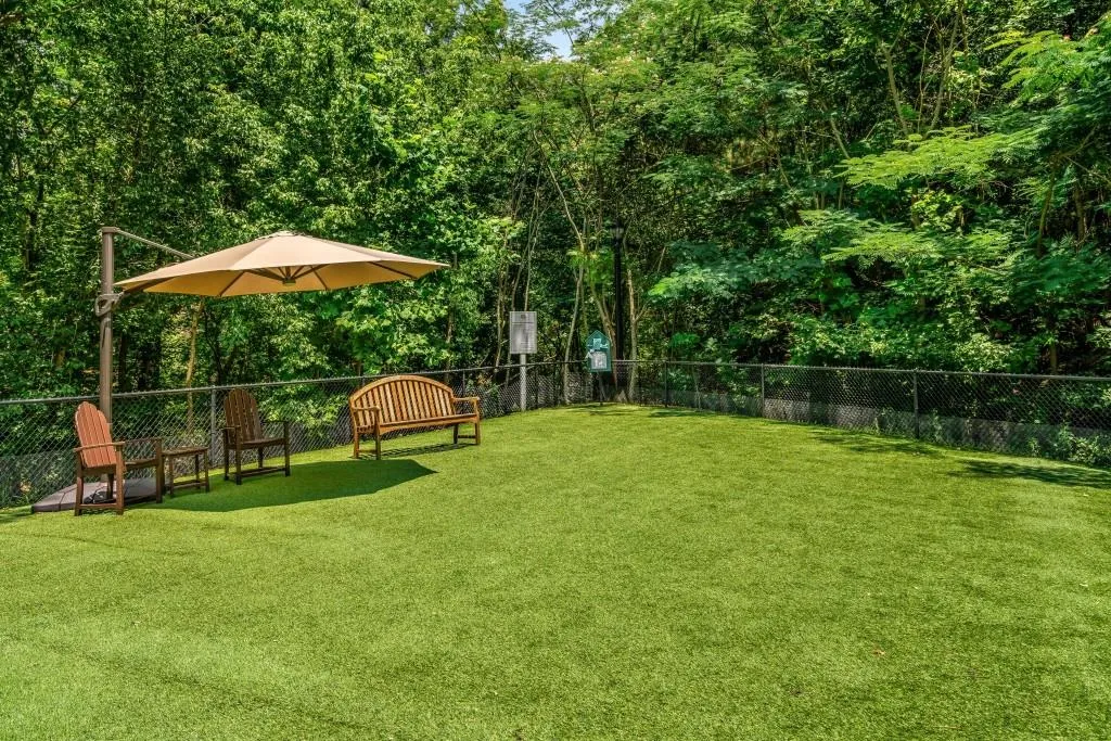 200 Riversedge Drive Unit 235, Atlanta, Georgia 30339, 3 Bedrooms Bedrooms, ,3 BathroomsBathrooms,Residential,Sold,200 Riversedge Drive Unit 235,7235769