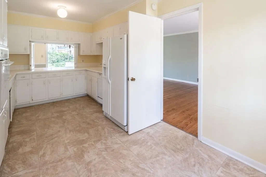 5614 Colton Drive, Atlanta, Georgia 30342, 3 Bedrooms Bedrooms, ,2 BathroomsBathrooms,Residential,Sold,5614 Colton Drive,6529791