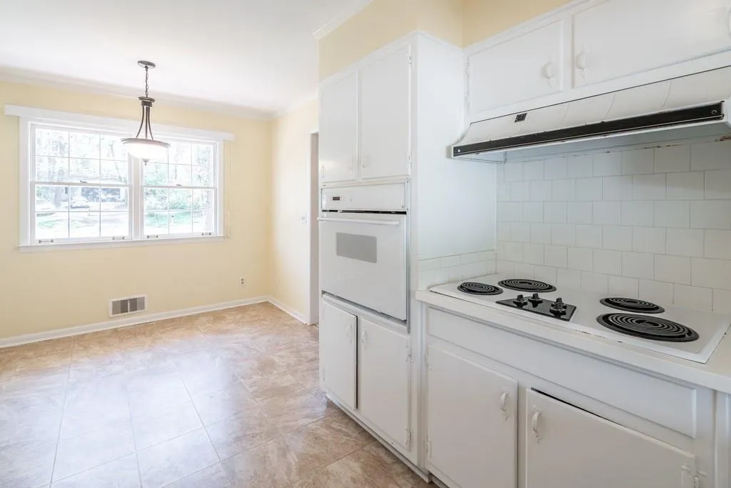 5614 Colton Drive, Atlanta, Georgia 30342, 3 Bedrooms Bedrooms, ,2 BathroomsBathrooms,Residential,Sold,5614 Colton Drive,6529791