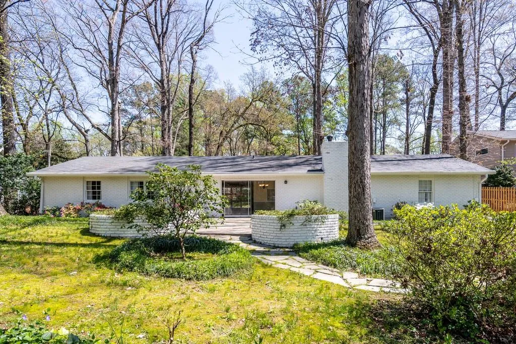 5614 Colton Drive, Atlanta, Georgia 30342, 3 Bedrooms Bedrooms, ,2 BathroomsBathrooms,Residential,Sold,5614 Colton Drive,6529791