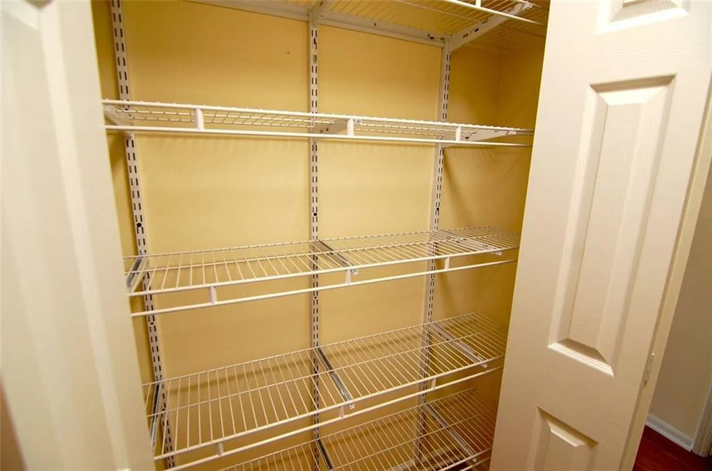 6851 Roswell Road Ne Unit F25, Atlanta, Georgia 30328, 2 Bedrooms Bedrooms, ,2 BathroomsBathrooms,Residential,Sold,6851 Roswell Road Ne Unit F25,5647936