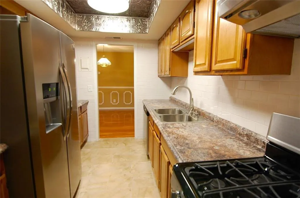 6851 Roswell Road Ne Unit F25, Atlanta, Georgia 30328, 2 Bedrooms Bedrooms, ,2 BathroomsBathrooms,Residential,Sold,6851 Roswell Road Ne Unit F25,5647936