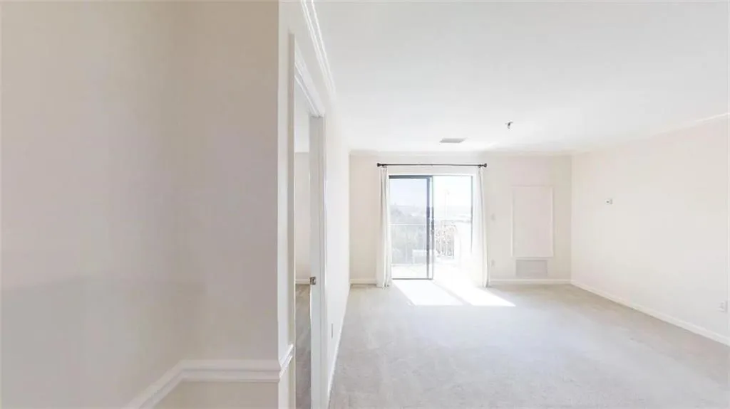 300 Johnson Ferry Road Ne Unit B910, Atlanta, Georgia 30328, 2 Bedrooms Bedrooms, ,2 BathroomsBathrooms,Residential,Sold,300 Johnson Ferry Road Ne Unit B910,6096478