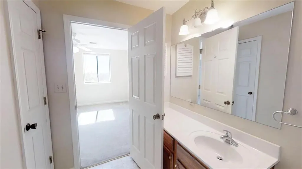 300 Johnson Ferry Road Ne Unit B910, Atlanta, Georgia 30328, 2 Bedrooms Bedrooms, ,2 BathroomsBathrooms,Residential,Sold,300 Johnson Ferry Road Ne Unit B910,6096478