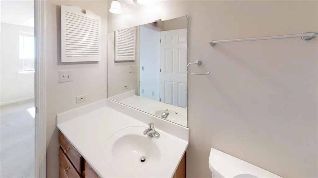 300 Johnson Ferry Road Ne Unit B910, Atlanta, Georgia 30328, 2 Bedrooms Bedrooms, ,2 BathroomsBathrooms,Residential,Sold,300 Johnson Ferry Road Ne Unit B910,6096478