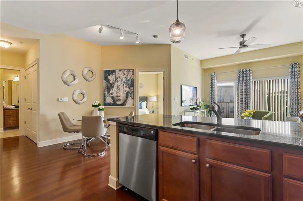 200 River Vista Drive Unit 701, Atlanta, Georgia 30339, 1 Bedroom Bedrooms, ,1 BathroomBathrooms,Residential,Sold,200 River Vista Drive Unit 701,7005419