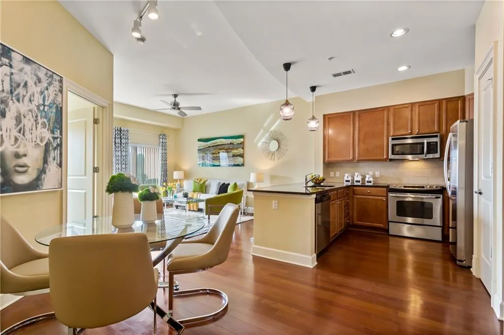 200 River Vista Drive Unit 701, Atlanta, Georgia 30339, 1 Bedroom Bedrooms, ,1 BathroomBathrooms,Residential,Sold,200 River Vista Drive Unit 701,7005419