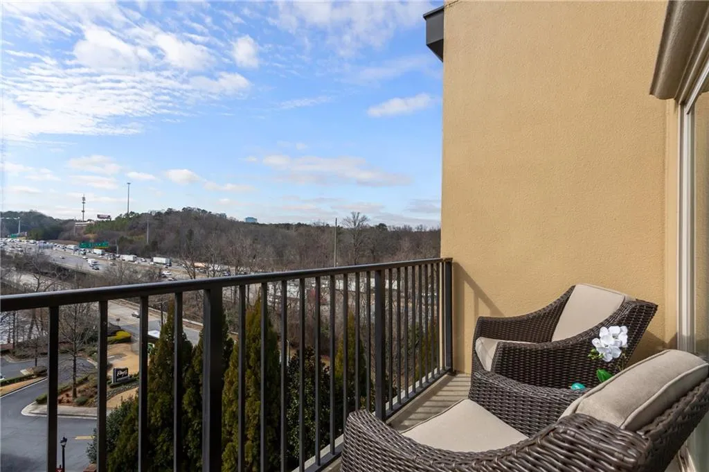 200 River Vista Drive Unit 701, Atlanta, Georgia 30339, 1 Bedroom Bedrooms, ,1 BathroomBathrooms,Residential,Sold,200 River Vista Drive Unit 701,7005419