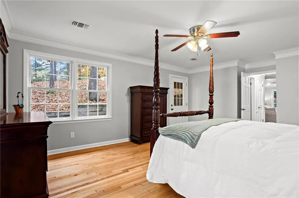 905 Edgewater Trail, Sandy Springs, Georgia 30328, 5 Bedrooms Bedrooms, ,4 BathroomsBathrooms,Residential,Sold,905 Edgewater Trail,7487802