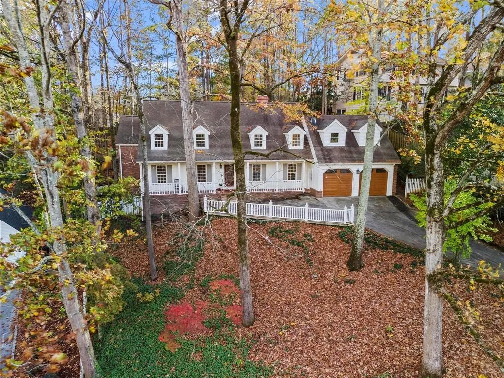 905 Edgewater Trail, Sandy Springs, Georgia 30328, 5 Bedrooms Bedrooms, ,4 BathroomsBathrooms,Residential,Sold,905 Edgewater Trail,7487802