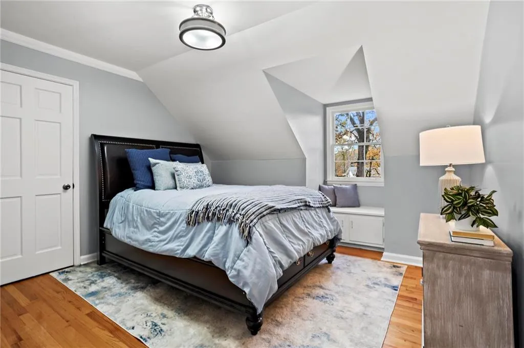 905 Edgewater Trail, Sandy Springs, Georgia 30328, 5 Bedrooms Bedrooms, ,4 BathroomsBathrooms,Residential,Sold,905 Edgewater Trail,7487802