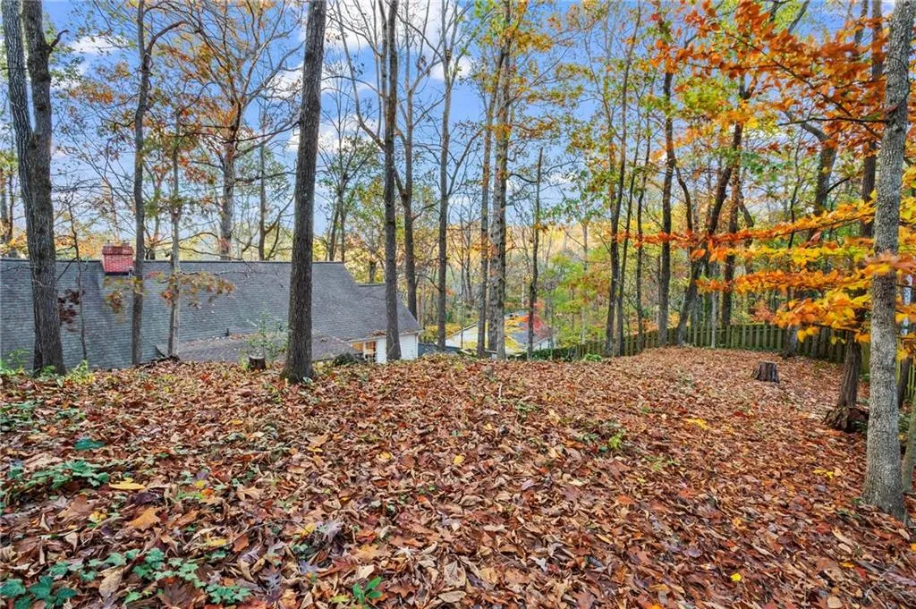 905 Edgewater Trail, Sandy Springs, Georgia 30328, 5 Bedrooms Bedrooms, ,4 BathroomsBathrooms,Residential,Sold,905 Edgewater Trail,7487802