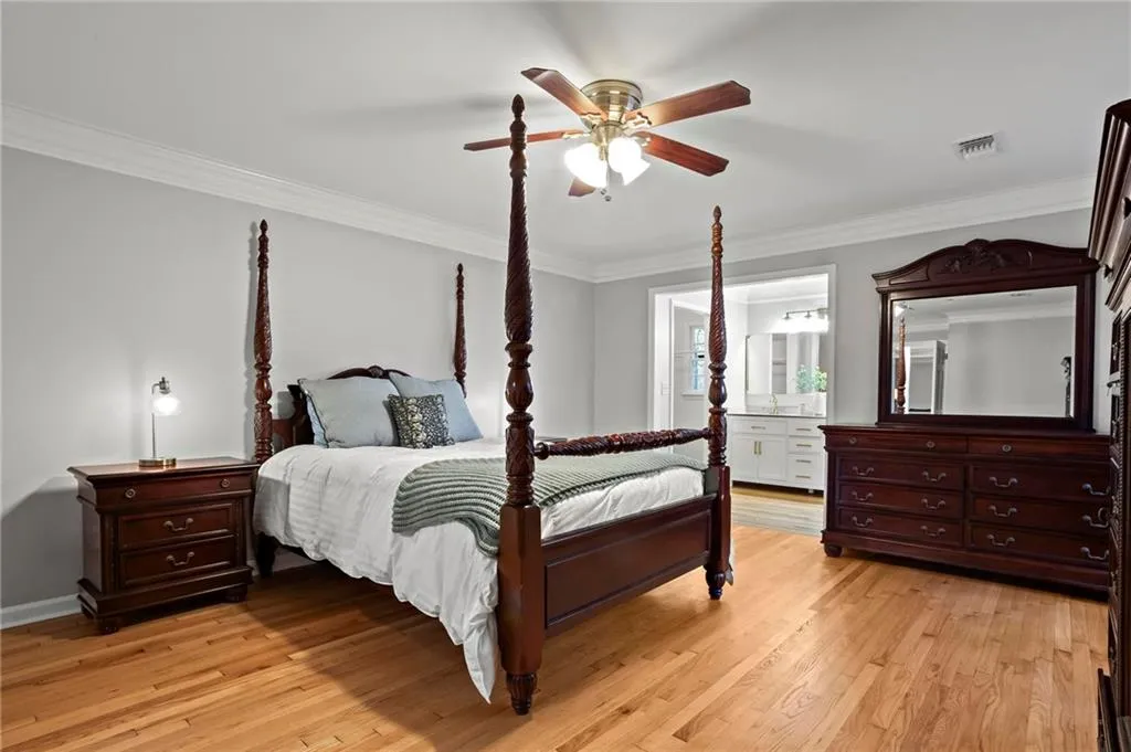 905 Edgewater Trail, Sandy Springs, Georgia 30328, 5 Bedrooms Bedrooms, ,4 BathroomsBathrooms,Residential,Sold,905 Edgewater Trail,7487802