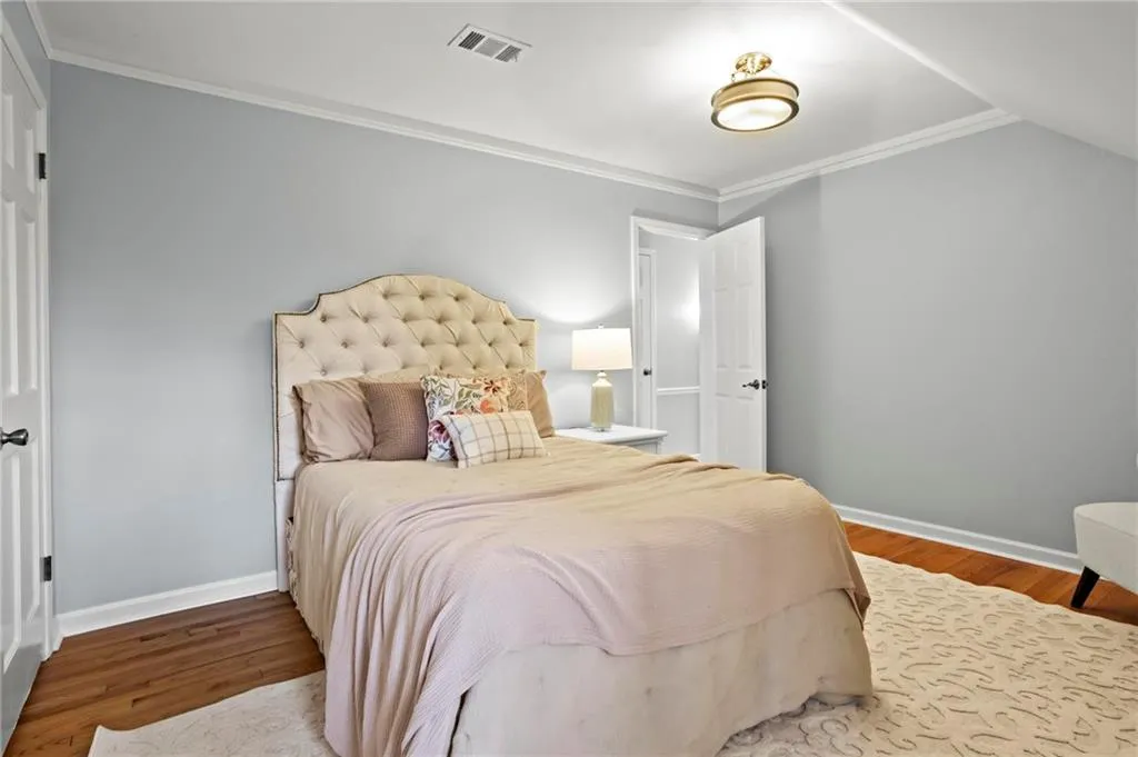 905 Edgewater Trail, Sandy Springs, Georgia 30328, 5 Bedrooms Bedrooms, ,4 BathroomsBathrooms,Residential,Sold,905 Edgewater Trail,7487802