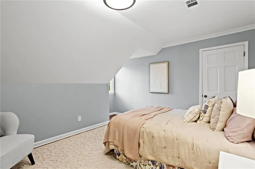 905 Edgewater Trail, Sandy Springs, Georgia 30328, 5 Bedrooms Bedrooms, ,4 BathroomsBathrooms,Residential,Sold,905 Edgewater Trail,7487802