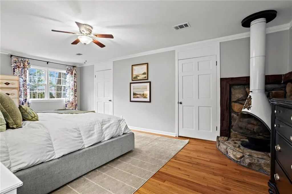 905 Edgewater Trail, Sandy Springs, Georgia 30328, 5 Bedrooms Bedrooms, ,4 BathroomsBathrooms,Residential,Sold,905 Edgewater Trail,7487802