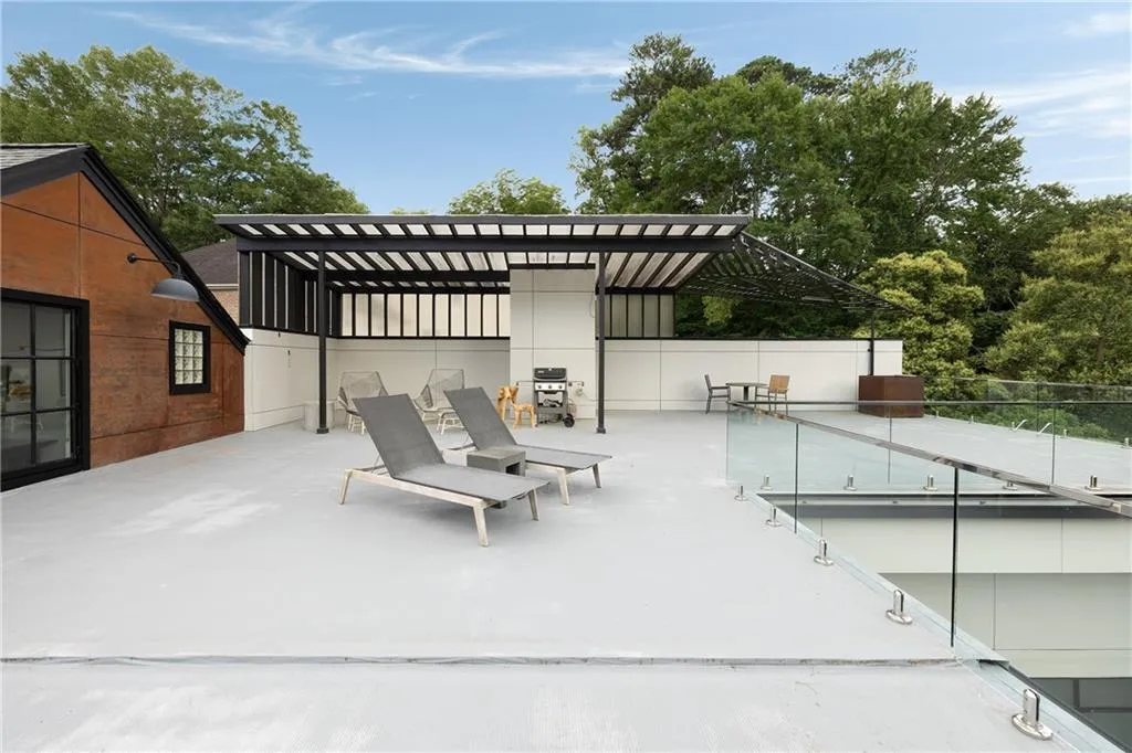 1656 N Pelham Road Ne, Atlanta, Georgia 30324, 4 Bedrooms Bedrooms, ,4 BathroomsBathrooms,Residential,For Sale,1656 N Pelham Road Ne,7600041