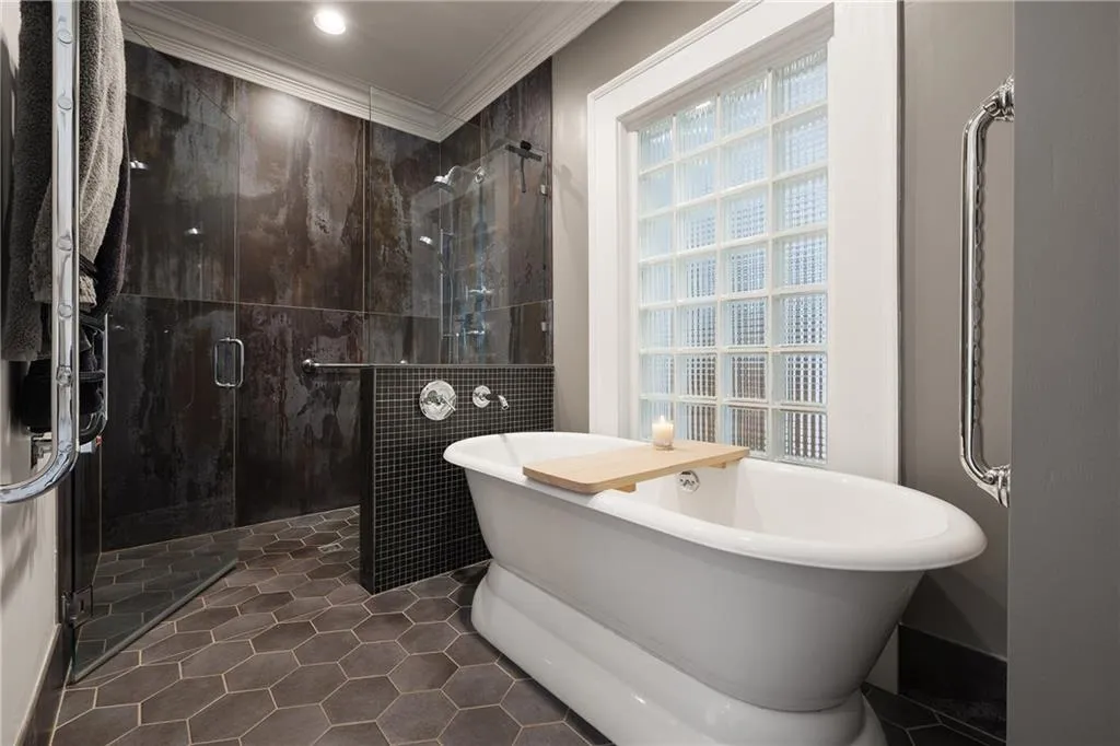 1656 N Pelham Road Ne, Atlanta, Georgia 30324, 4 Bedrooms Bedrooms, ,4 BathroomsBathrooms,Residential,For Sale,1656 N Pelham Road Ne,7600041