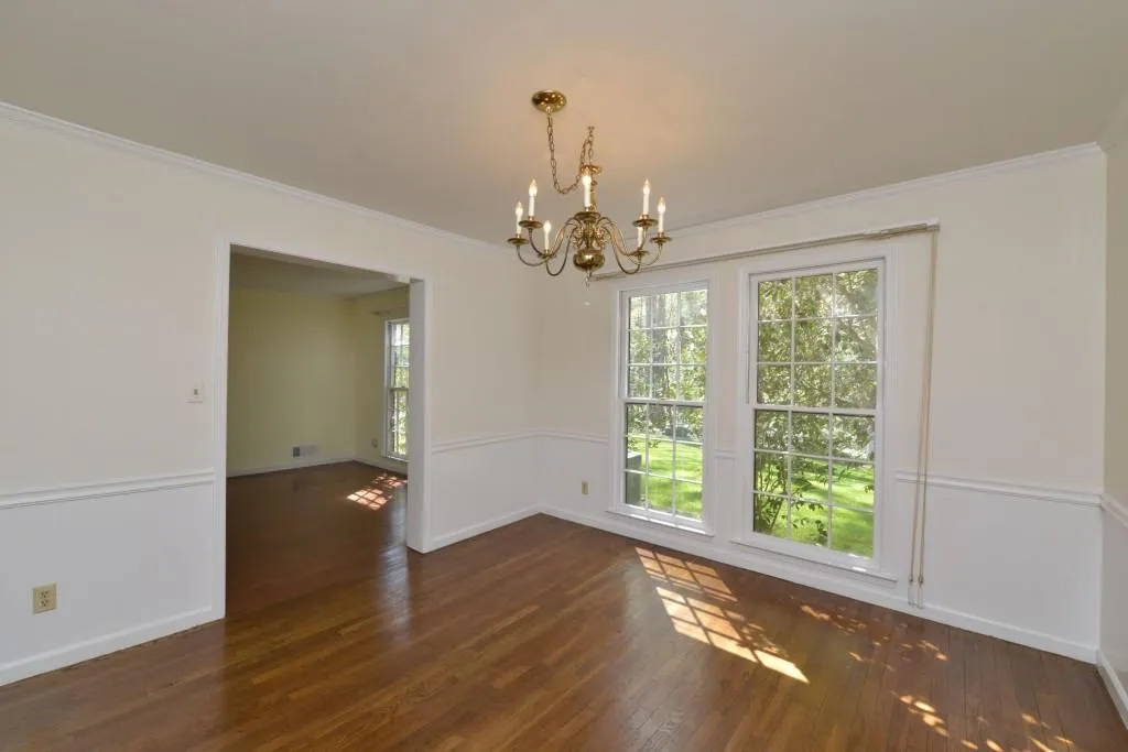 7160 Hunters Branch Drive, Sandy Springs, Georgia 30328, 5 Bedrooms Bedrooms, ,3 BathroomsBathrooms,Residential,Sold,7160 Hunters Branch Drive,5829576