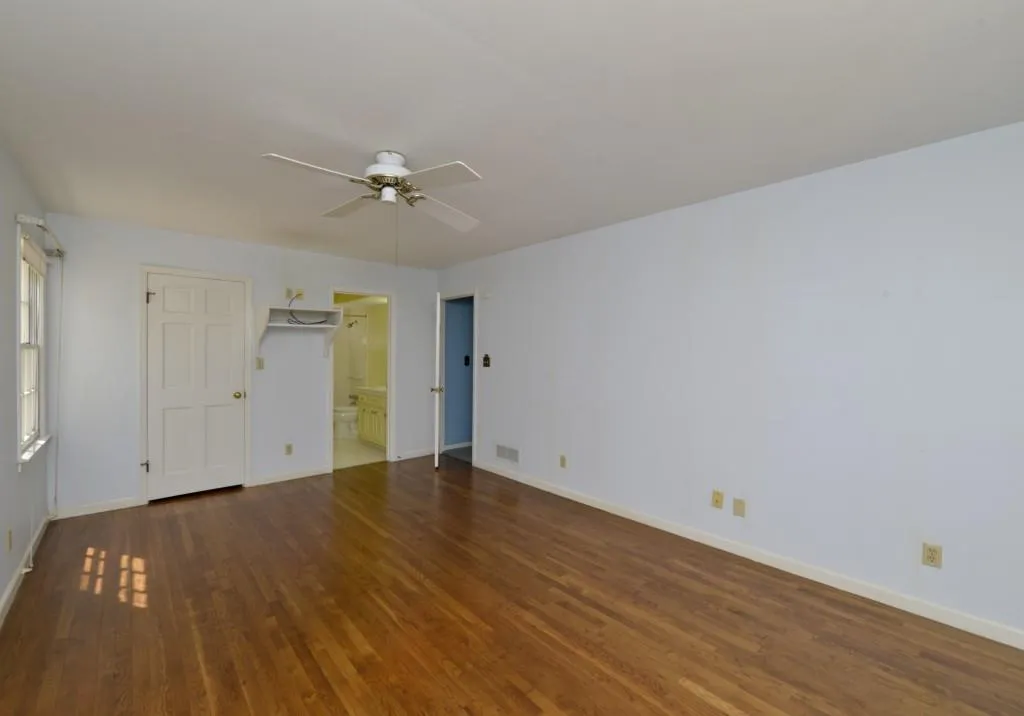 7160 Hunters Branch Drive, Sandy Springs, Georgia 30328, 5 Bedrooms Bedrooms, ,3 BathroomsBathrooms,Residential,Sold,7160 Hunters Branch Drive,5829576