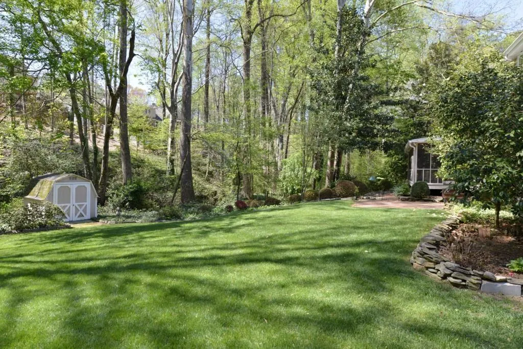 7160 Hunters Branch Drive, Sandy Springs, Georgia 30328, 5 Bedrooms Bedrooms, ,3 BathroomsBathrooms,Residential,Sold,7160 Hunters Branch Drive,5829576