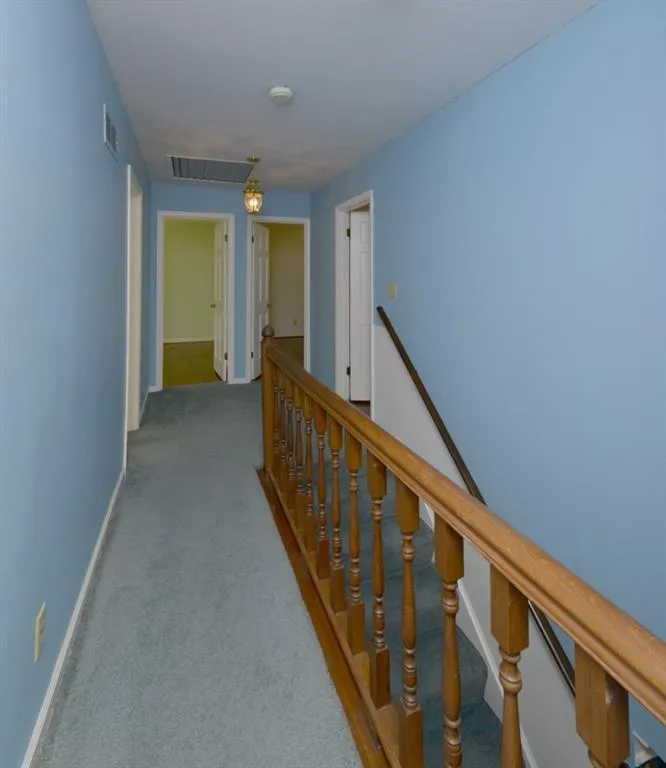 7160 Hunters Branch Drive, Sandy Springs, Georgia 30328, 5 Bedrooms Bedrooms, ,3 BathroomsBathrooms,Residential,Sold,7160 Hunters Branch Drive,5829576