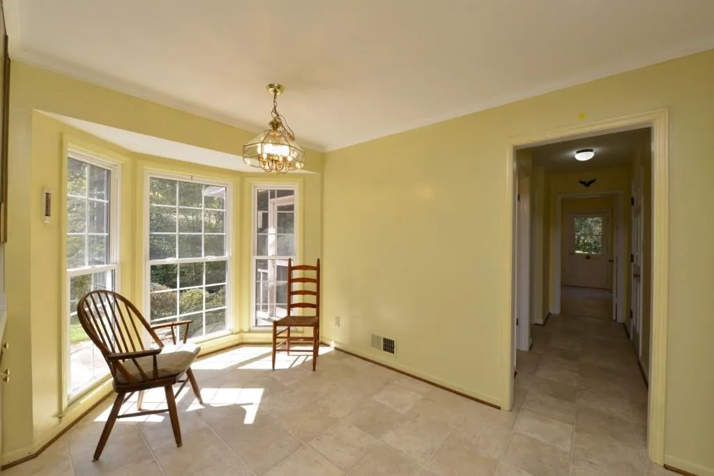 7160 Hunters Branch Drive, Sandy Springs, Georgia 30328, 5 Bedrooms Bedrooms, ,3 BathroomsBathrooms,Residential,Sold,7160 Hunters Branch Drive,5829576