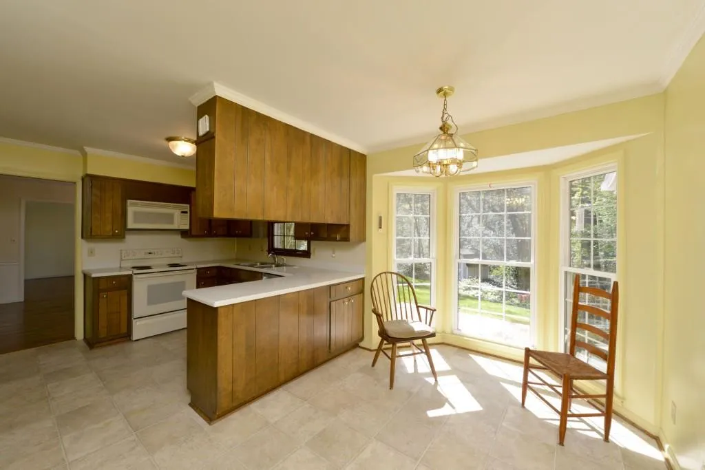 7160 Hunters Branch Drive, Sandy Springs, Georgia 30328, 5 Bedrooms Bedrooms, ,3 BathroomsBathrooms,Residential,Sold,7160 Hunters Branch Drive,5829576
