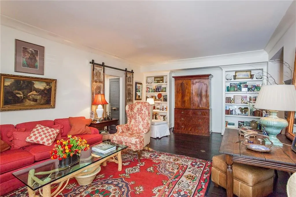 2632 Peachtree Road Nw Unit A303, Atlanta, Georgia 30305, 2 Bedrooms Bedrooms, ,2 BathroomsBathrooms,Residential,Sold,2632 Peachtree Road Nw Unit A303,5997034