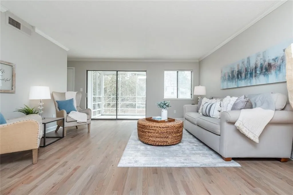 2013 Wingate Way, Sandy Springs, Georgia 30350, 2 Bedrooms Bedrooms, ,2 BathroomsBathrooms,Residential,Sold,2013 Wingate Way,6854210
