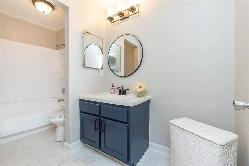 2013 Wingate Way, Sandy Springs, Georgia 30350, 2 Bedrooms Bedrooms, ,2 BathroomsBathrooms,Residential,Sold,2013 Wingate Way,6854210